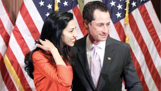 US congressman admits he sent lewd picture