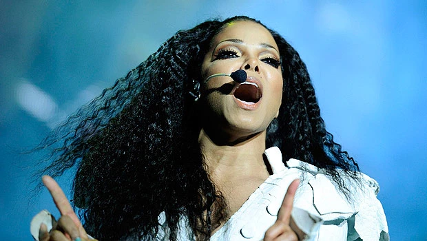 Janet duets with 'virtual' Michael