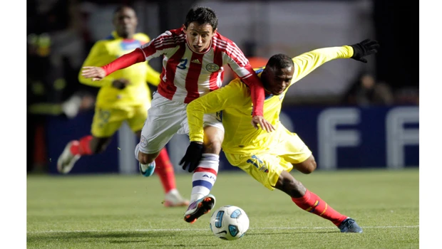 Ecuador keeper Elizaga keeps Paraguay at bay in 0-0 draw