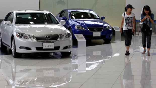 Japan quake to slow Gulf car sales growth in 2011