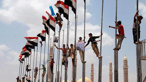 Violence in Yemen leaves 10 dead; protests persist