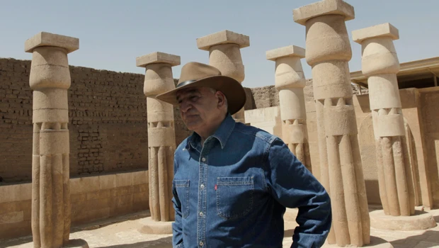 Egyptian behind the mummies ... is history