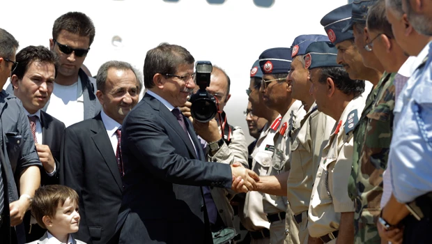 Turkey recognizes Libya rebels, promises more aid