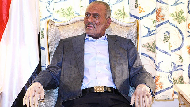 Saleh pays visit to injured aides; oil pipeline repaired