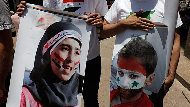 US, French envoys in Hama, 4 killed in Syria