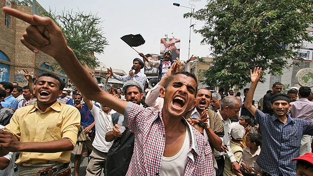 Govt forces try to retake Yemeni city
