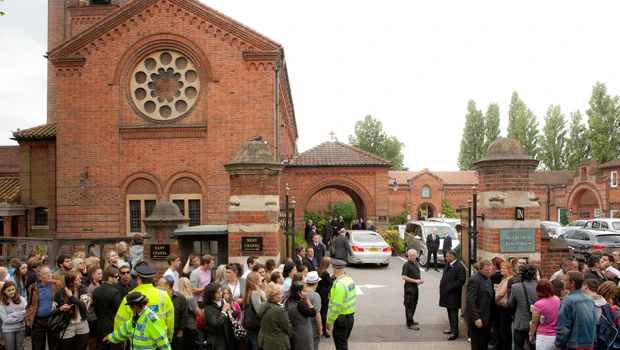 Private funeral for Winehouse in London