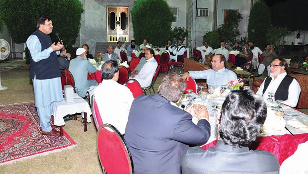 Pakistanis told to bury differences