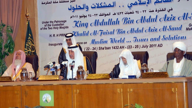 King asks scholars to help find solutions to people's problems