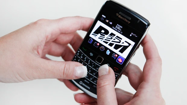 RIM embeds its BlackBerry Messenger chat in work and play apps
