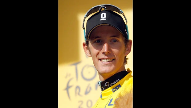 Schleck takes Tour lead before time-trial showdown