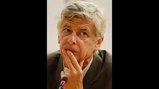 Wenger unsure whether to fight Barcelona for Cesc