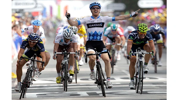 Farrar pays tribute to Weylandt with stage win