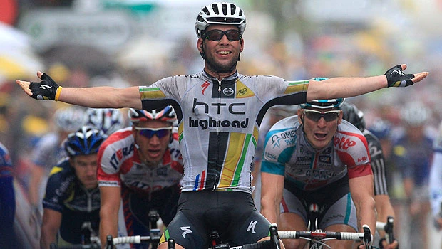 Cavendish wins 11th stage and seizes green jersey