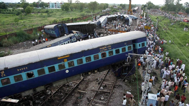 31 dead, 100 injured as train derails in India