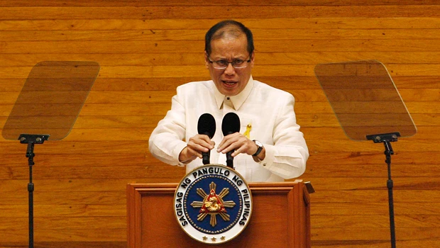 Aquino vows stronger anti-graft campaign, appoints new ombudsman