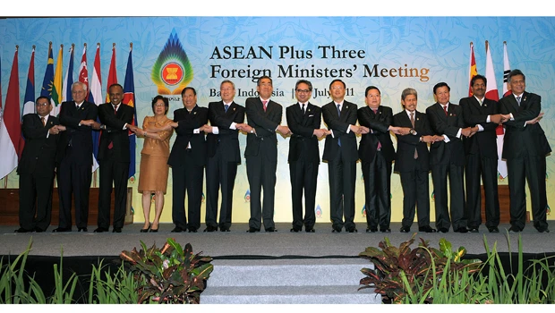 China seeks to defuse tension in Southeast Asia