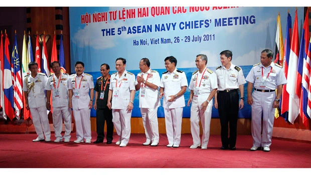 Southeast Asia navy chiefs meet amid tensions