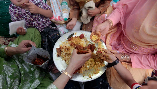 India weddings faulted for prodigious food waste