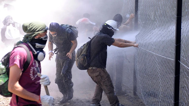 Hundreds injured in Italy rail protests