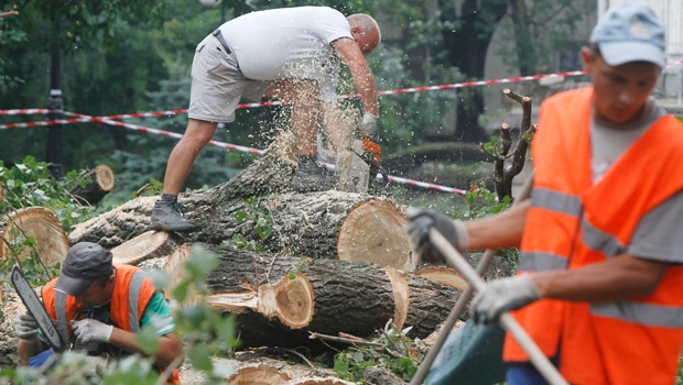 Heavy storms lash central Europe; 1 dead