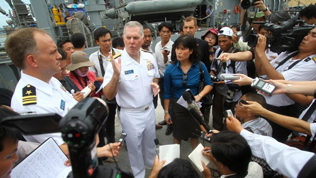 3 US ships in Vietnam to train with former foe