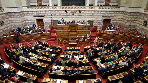 Euro zone warns Greeks on sovereignty, privatization