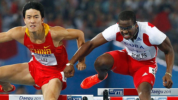 Robles disqualified from 110 hurdles at worlds