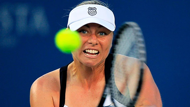 Zvonareva advances in Carlsbad event