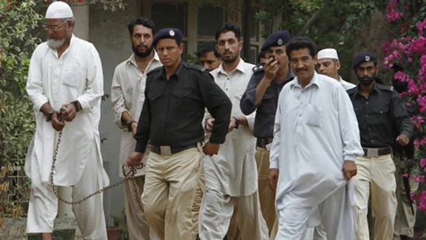 Death sentence for soldier in Karachi killing