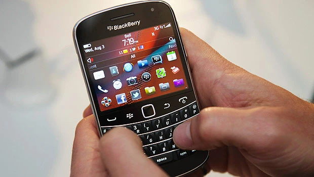 British smartphone use soaring, led by teens: Survey