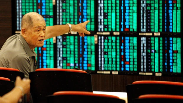 Market rout drives global economy to precipice
