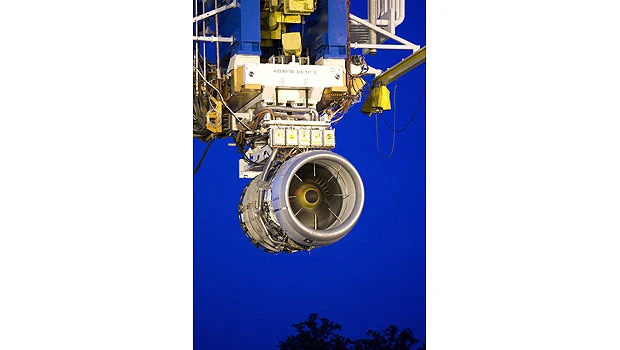 Boeing to redesign 737 engine amid competition