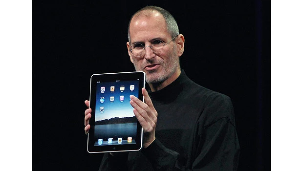 Investors undaunted as Apple begins new era