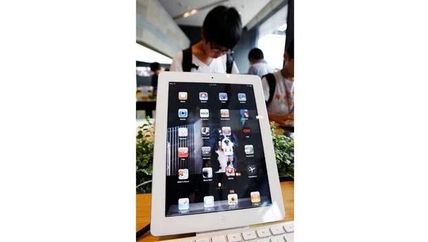 With HP tablet dead, who can challenge Apple?