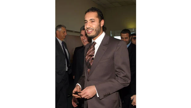Libyan rebels: Qaddafi son offers to surrender