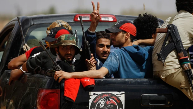 Opposition forces inch toward Tripoli