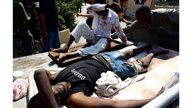 NATO attacks Qaddafi forces near Sirte