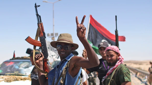 Rebels put Tripoli under siege