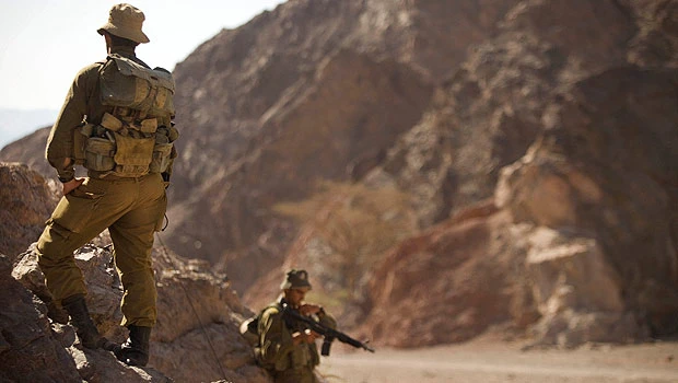 5 Egypt police killed on Israeli border