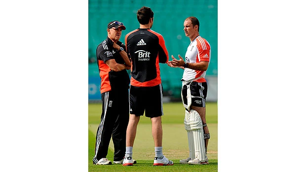 England’s total-building stalls as rain sets in