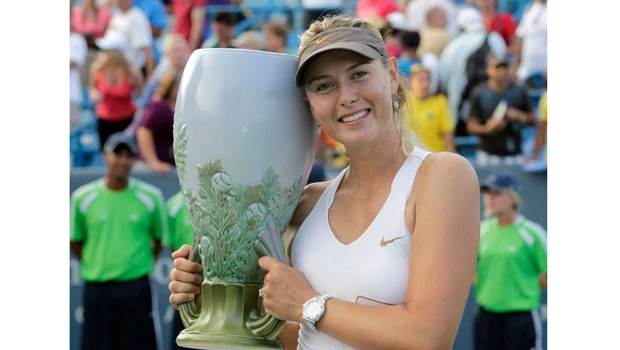 Sharapova rallies to win Western & Southern title