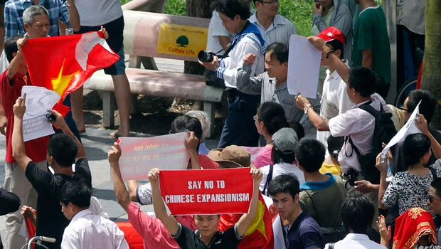 Hanoi seeks end to anti-China protests