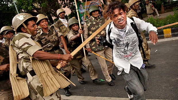 Clashes erupt in Indian capital during anti-graft protest