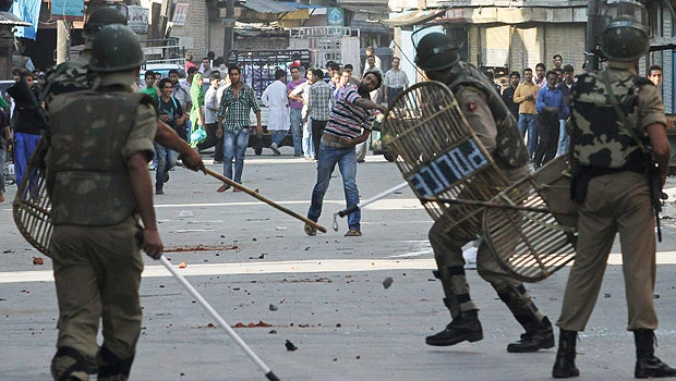Soldier, policeman arrested over death in Kashmir