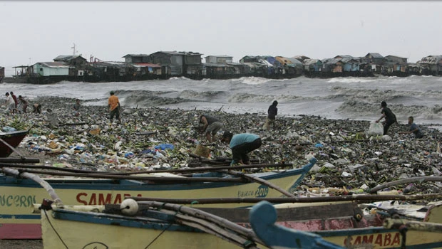 Typhoon-triggered landslides kill 6 in Philippines