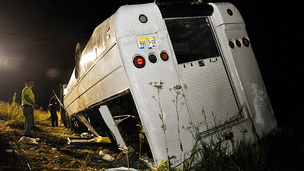 Bus with Polish tourists overturns on US roadway