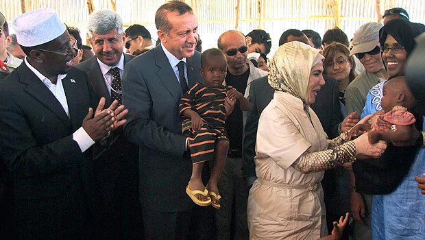Turkish PM to set up Somali embassy, pledges projects