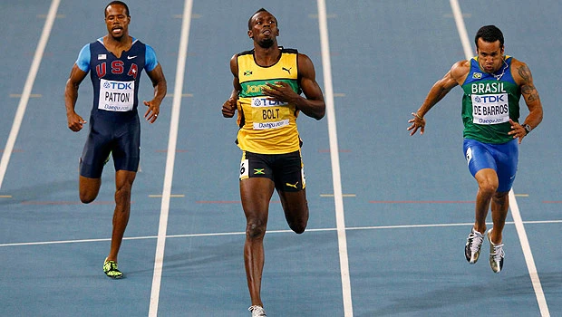 Brilliant Bolt coasts into 200 final