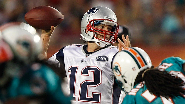 Brady’s 517 yards, 4 TDs lift Pats over Dolphins